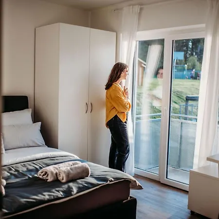 Apartment Stadturlaub Im Grunen - In Mit Beachvolleyball & Grillplatz