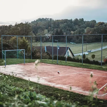 Stadturlaub Im Grunen - In Mit Beachvolleyball & Grillplatz * Graz